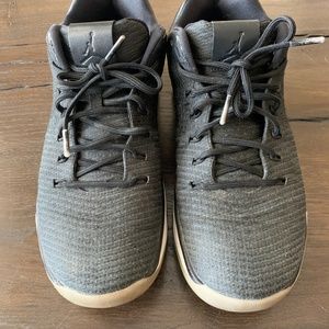 Mens Black Jordan 31 Low